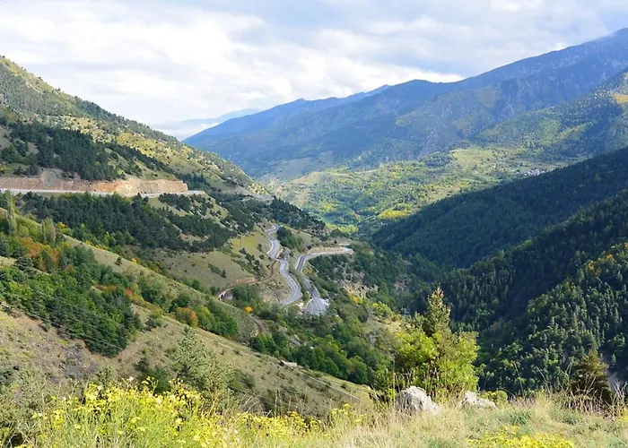 Maison Familiale Avec Vues Imprenables A Ayguatebia Hébergement de vacances Talau