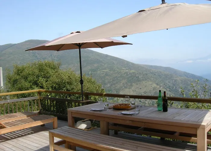 Hébergement de vacances Maison Familiale Avec Vues Imprenables A Ayguatebia
